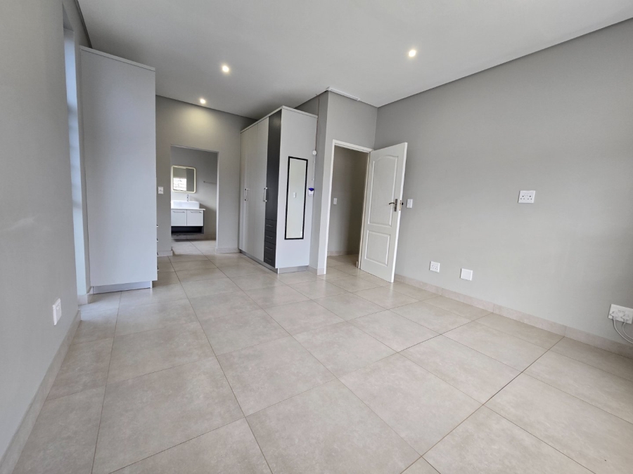 3 Bedroom Property for Sale in Van Der Hoff Park North West